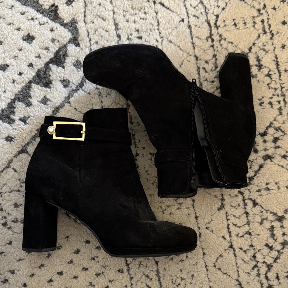 Elegant Black Suede Ankle Boots with pearl